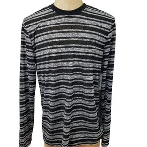 Guess Men's Long Sleeves Shirt.  Size Small. New With tags $89.